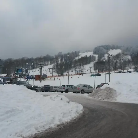 U Sjezdovky Alfa - *